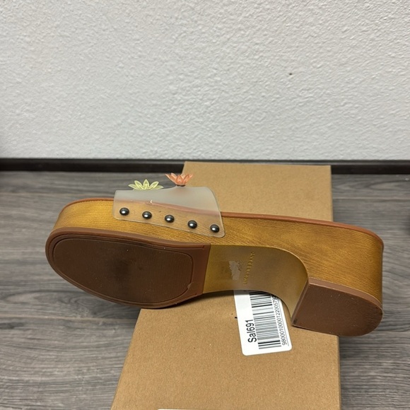 Lucky Brand Clear Floral Platform Sandals - Picture 4 of 6